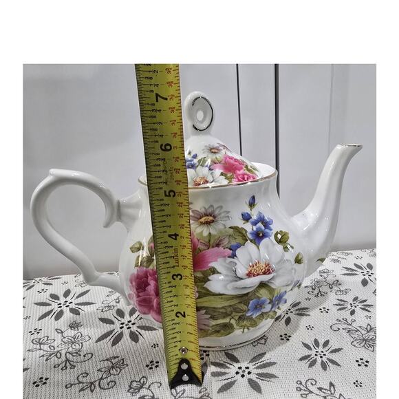 Grace Teaware Floral Teapot with Lid | White Porcelain | Gold Trim - Picture 2 of 15